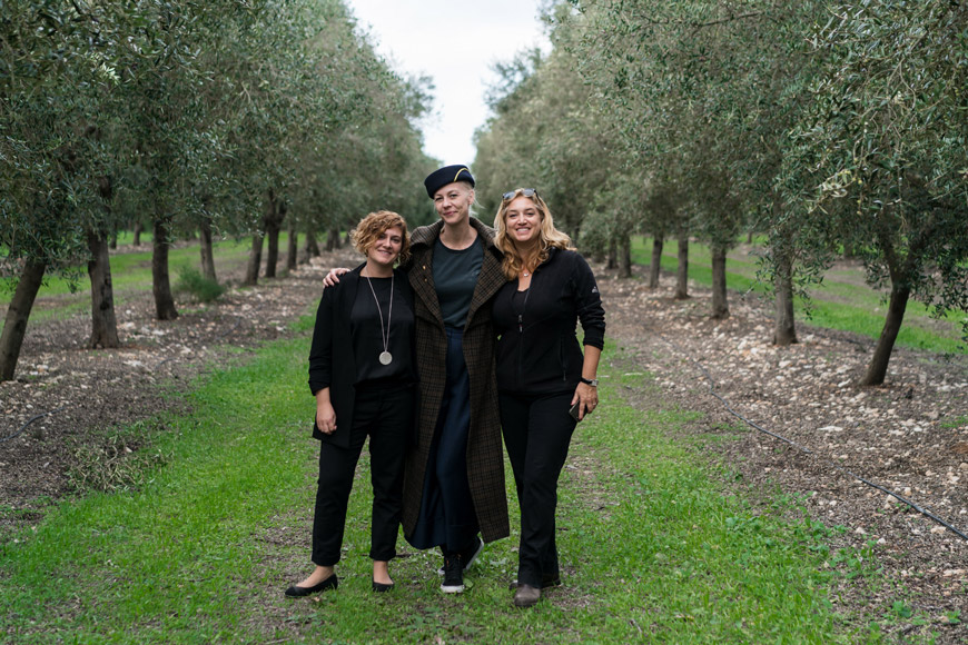Aubocassa - el mejor aceite de oliva de Mallorca, aquí con Tiffany Blackman